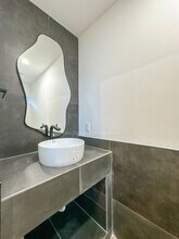 630 Montana St in San Antonio, TX - Foto de edificio - Building Photo