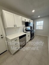 304 E Gregory Blvd in Kansas City, MO - Building Photo - Building Photo