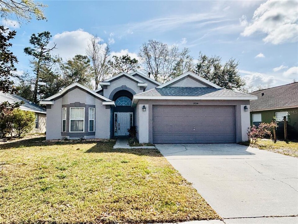 2854 Doe Run Trail in Orange City, FL - Building Photo