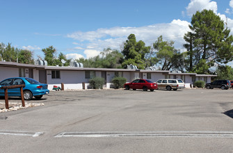 Ridgewood Garden Apartments in Tucson, AZ - Building Photo - Building Photo