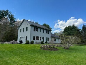 126 River Rd in Washington, CT - Building Photo - Building Photo