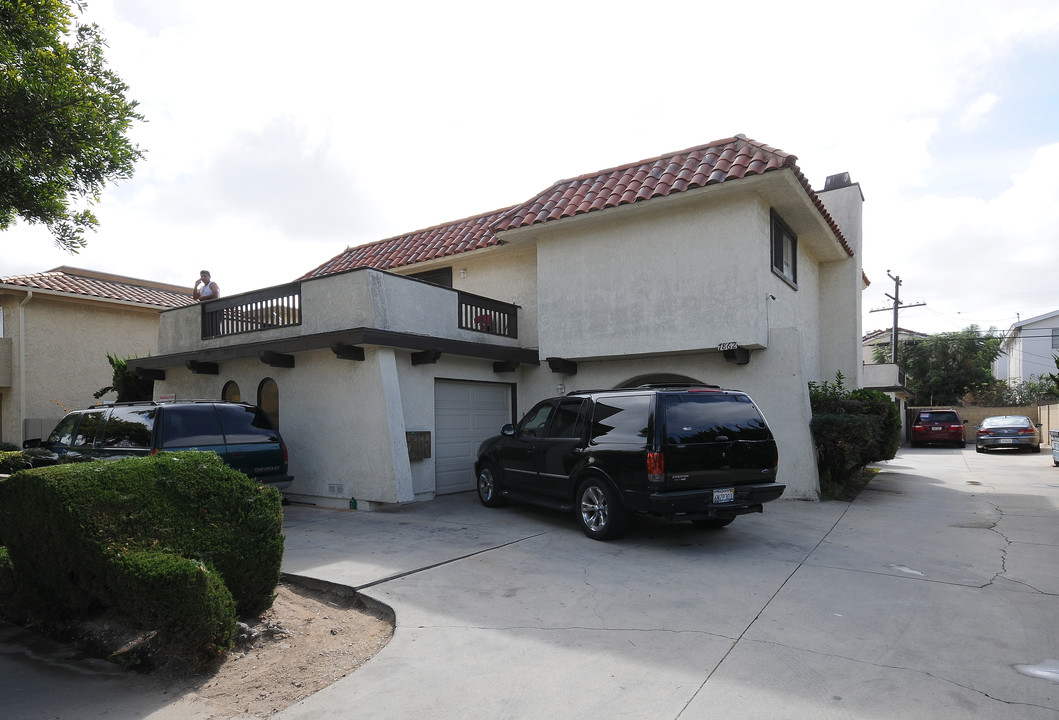 7862 Liberty Dr in Huntington Beach, CA - Building Photo