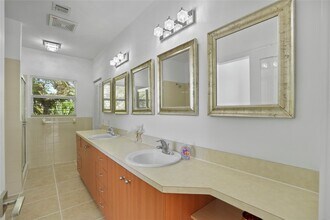 833 SW 17th St in Fort Lauderdale, FL - Building Photo - Building Photo