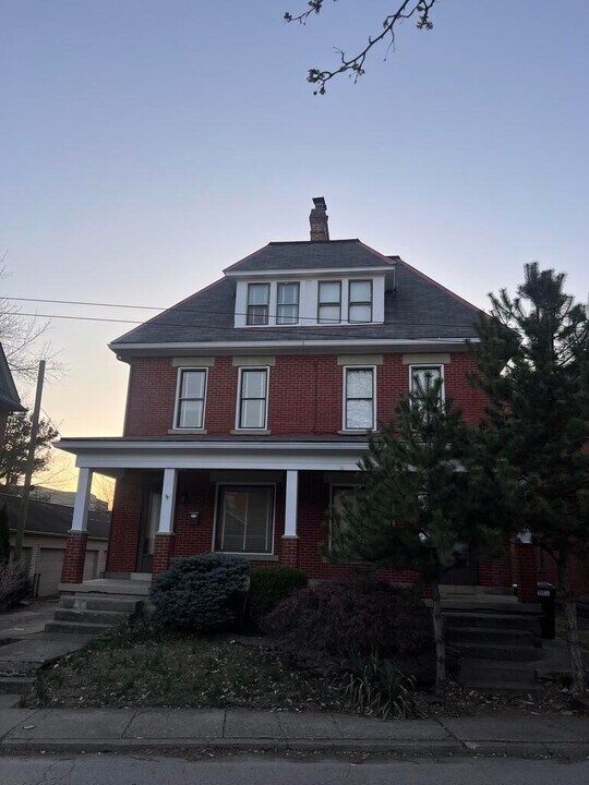 925 Mt Pleasant Ave in Columbus, OH - Building Photo