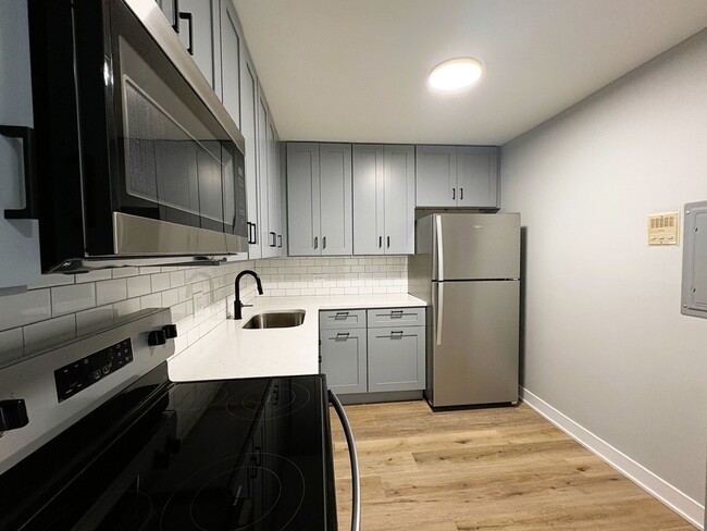 1000 E Orchard St in Mundelein, IL - Building Photo - Building Photo