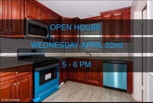 1203 Grant St in Wheaton, IL - Building Photo