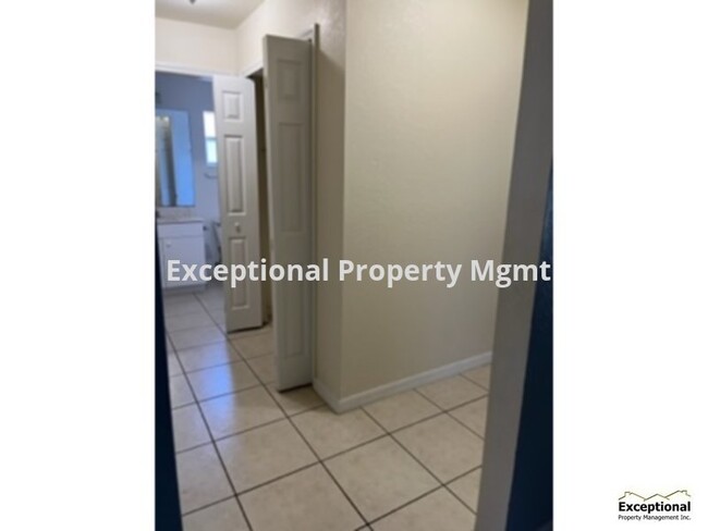 4506 Skyline Blvd in Cape Coral, FL - Foto de edificio - Building Photo