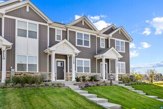 2108 Bodega Dr in Oswego, IL - Building Photo - Building Photo