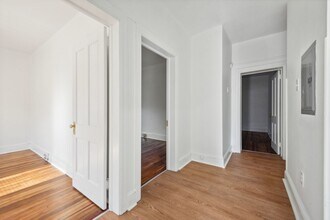 201 E Chestnut St-Unit -Unit 3 in Coatesville, PA - Foto de edificio - Building Photo