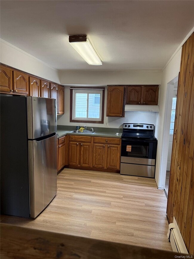 40 Pinewood Dr in Shirley, NY - Building Photo - Building Photo