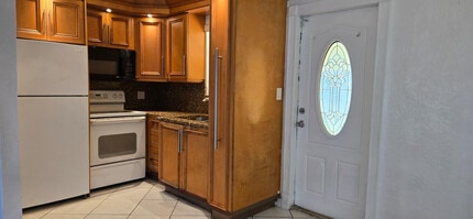 112 Newton Rd in West Park, FL - Building Photo - Building Photo