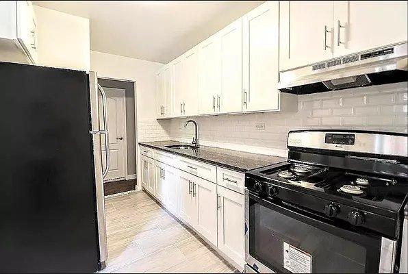 6601 Broadway in Bronx, NY - Building Photo