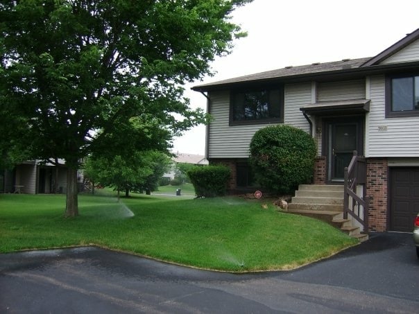 5603 Donegal Dr in Shoreview, MN - Building Photo - Building Photo