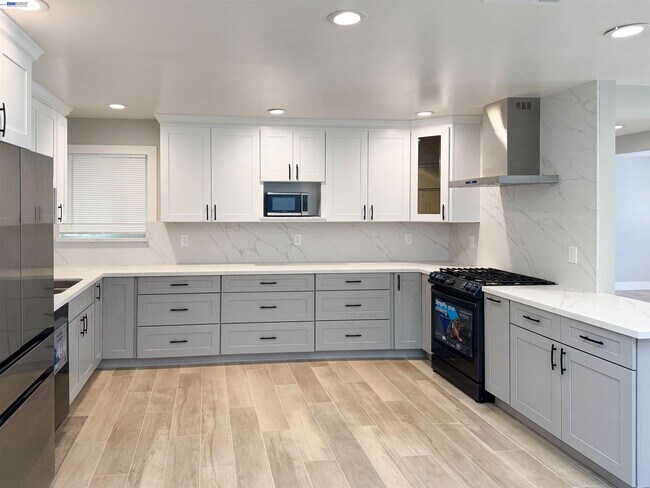 2071 Seacliff Dr in Milpitas, CA - Building Photo - Building Photo