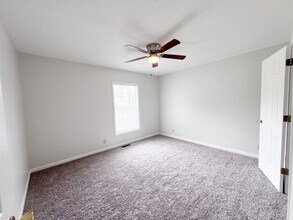 1000 Bush Ave in Oak Grove, KY - Building Photo - Building Photo
