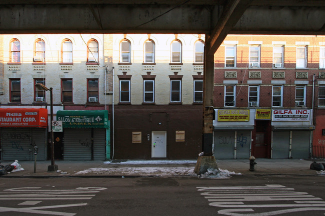 3225 Fulton St in Brooklyn, NY - Building Photo - Building Photo