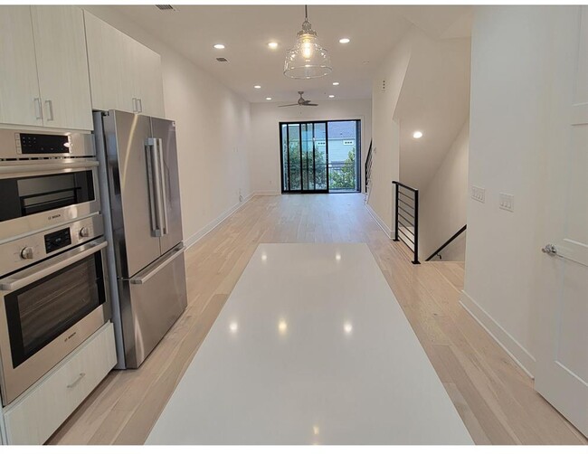 3807 Threadgill St in Austin, TX - Building Photo - Building Photo