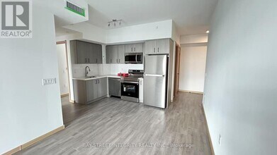 3429 Sheppard Ave E in Toronto, ON - Building Photo - Building Photo