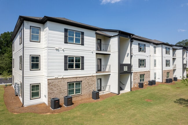 Pointe Grand Spartanburg in Spartanburg, SC - Foto de edificio - Building Photo