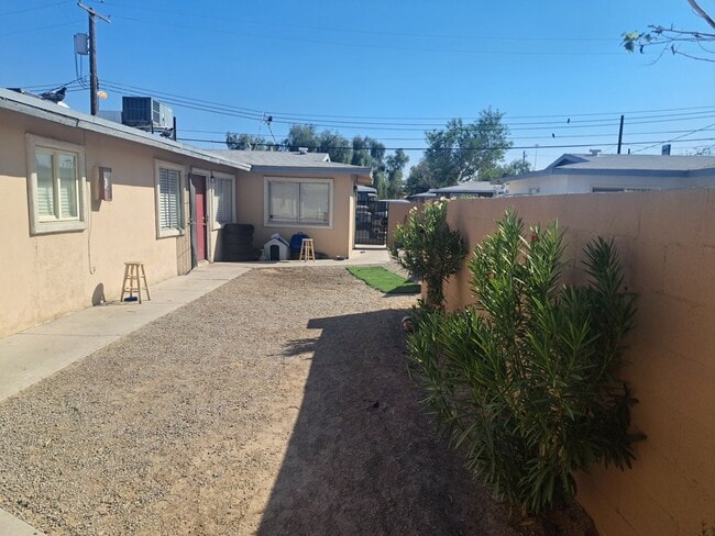 2608 E Mesquite Ave in Las Vegas, NV - Foto de edificio - Building Photo