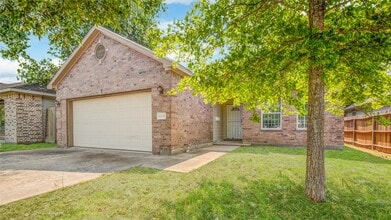 8320 Livingston St in Houston, TX - Building Photo - Building Photo