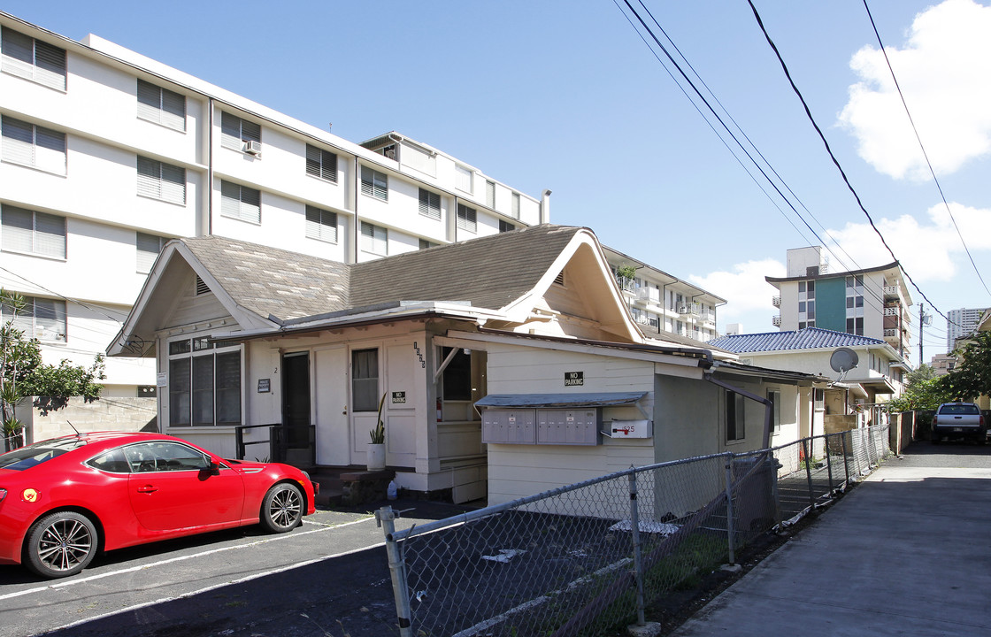 1525 Piikoi St in Honolulu, HI - Building Photo