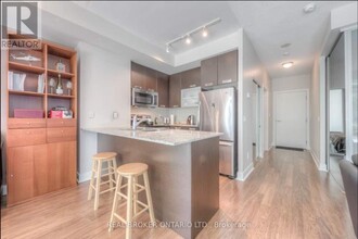 90-190 Stadium Rd in Toronto, ON - Building Photo - Building Photo