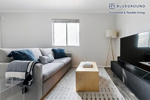 126 W Alpine Rd in Austin, TX - Building Photo