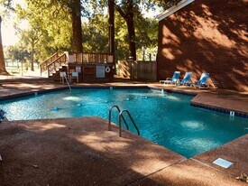 443 N Highland St in Memphis, TN - Building Photo