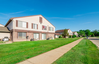 Farmbrooke Manor in Clinton Township, MI - Building Photo