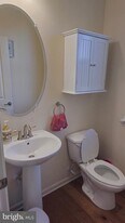 499 Lee Pl in Exton, PA - Building Photo