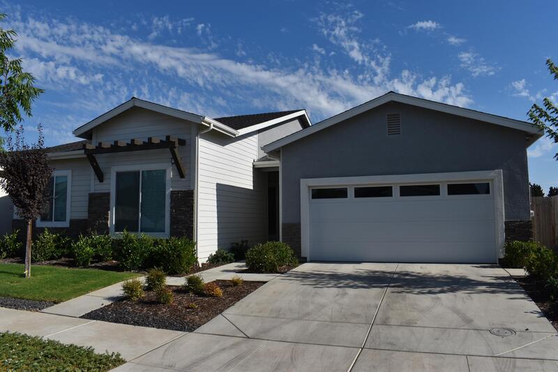 2446 Bastidas Dr in Merced, CA - Building Photo
