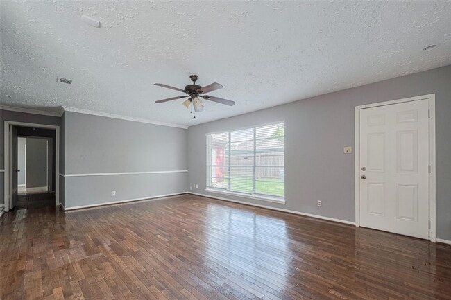 property at 10534 Evesborough Dr