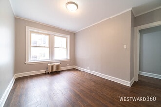 2136 W Arthur Ave in Chicago, IL - Building Photo - Building Photo