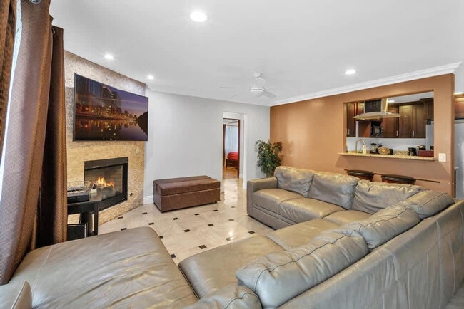 711 Island Ct in San Diego, CA - Building Photo - Building Photo