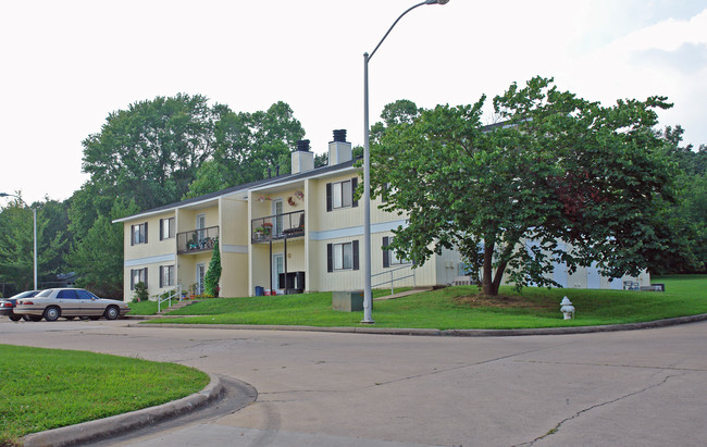 Park Lake Apartments in Fayetteville, AR - Foto de edificio - Building Photo
