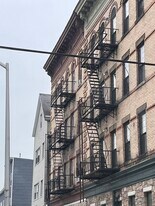 436 Avenue C, Unit 4 in Bayonne, NJ - Building Photo
