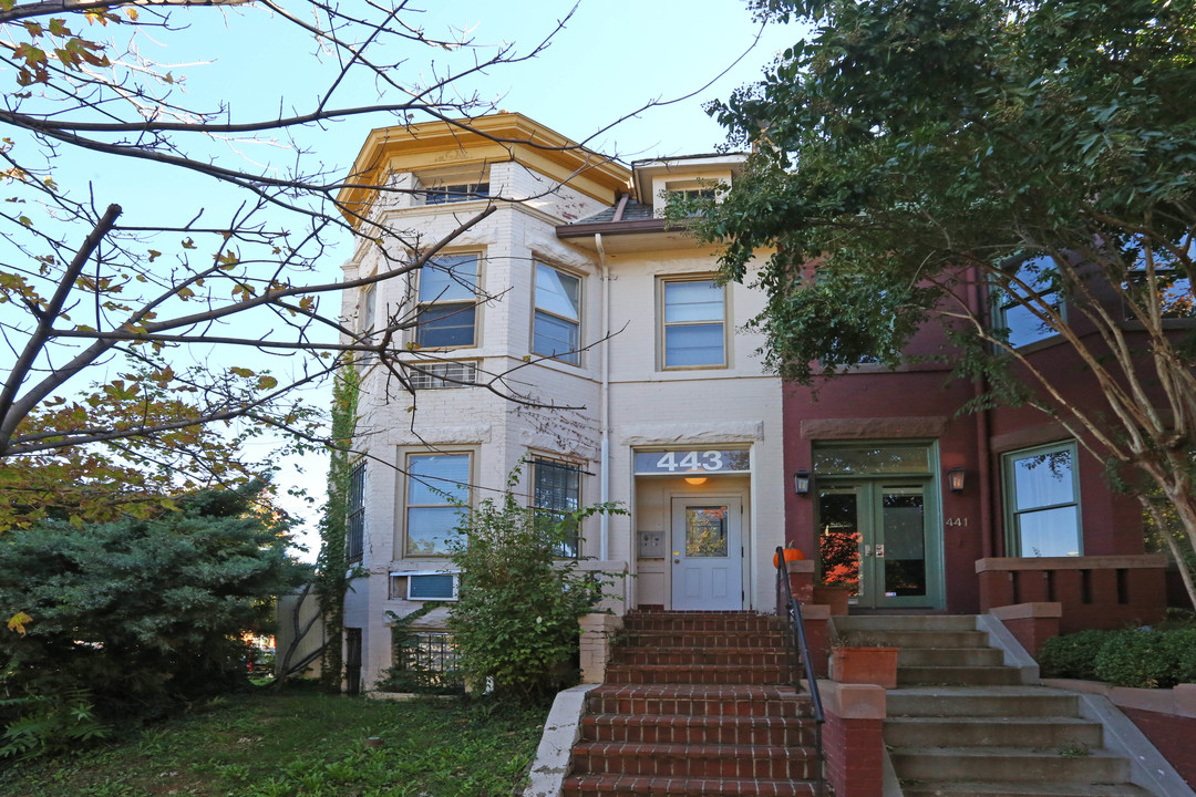 443 10th St NE in Washington, DC - Building Photo