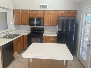 2142 W Monona Dr in Phoenix, AZ - Foto de edificio - Building Photo