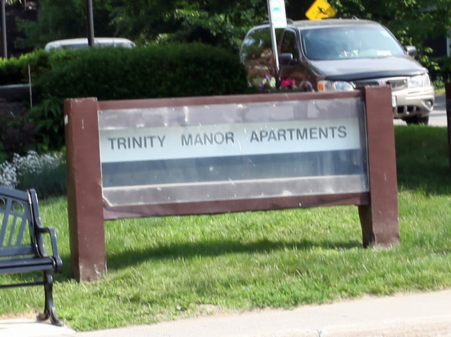 Trinity Manor in Uxbridge, ON - Building Photo - Building Photo