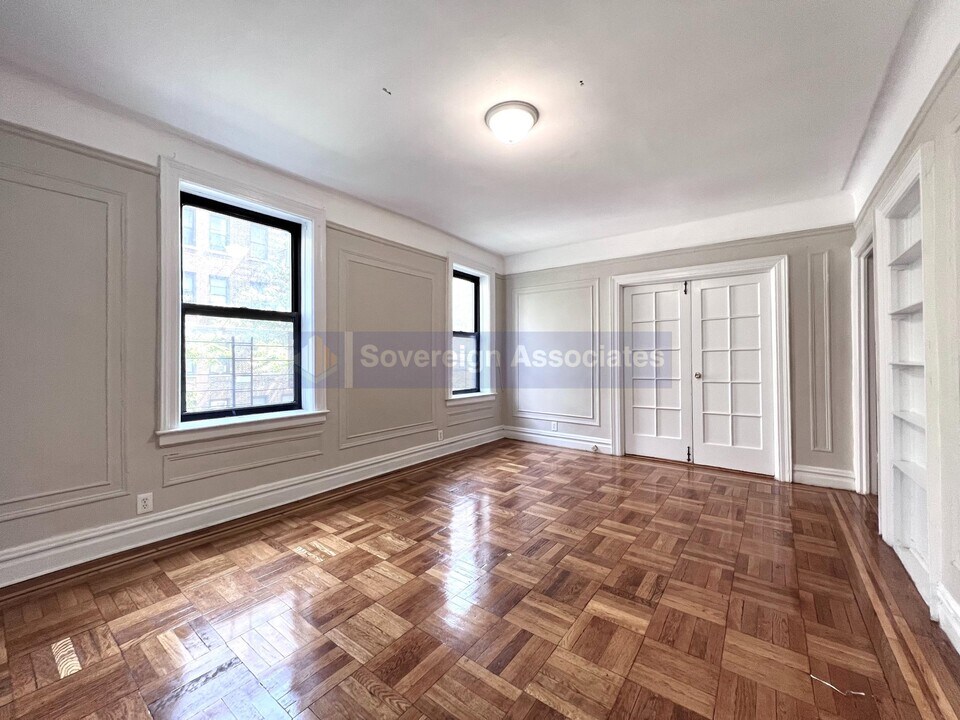 850 West 176th Street in New York, NY - Building Photo