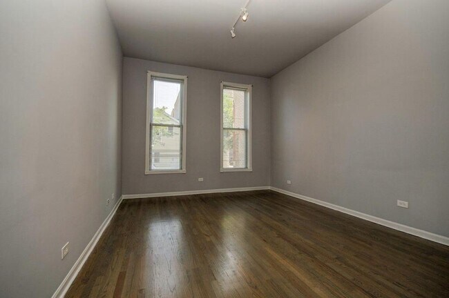 1752 W 21st Pl, Unit 2 in Chicago, IL - Building Photo - Building Photo
