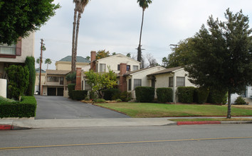 1112 N Central Ave in Glendale, CA - Building Photo - Building Photo