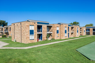 Sunridge in Grand Prairie, TX - Building Photo - Building Photo