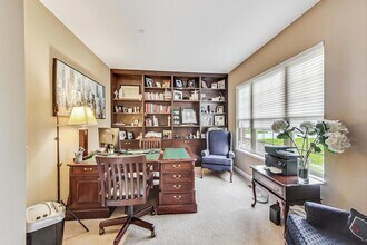 4427 Lainie Cir, Unit 2 in Glenview, IL - Building Photo - Building Photo