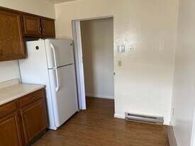 327 S 1st St, Unit Apt C in Lebanon, PA - Building Photo