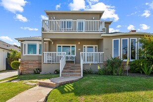 2201 S Beverly Dr in Los Angeles, CA - Building Photo