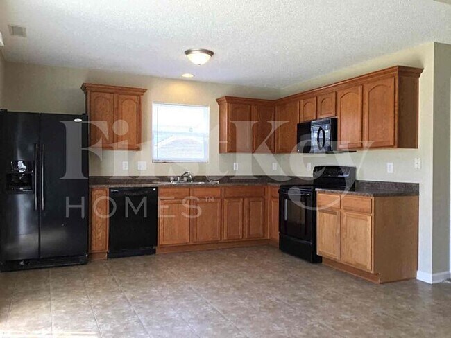 10415 Candy Apple Ln in Indianapolis, IN - Building Photo - Building Photo