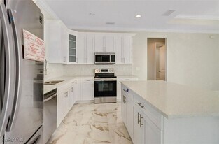 2436 14th Ave NE in Naples, FL - Building Photo