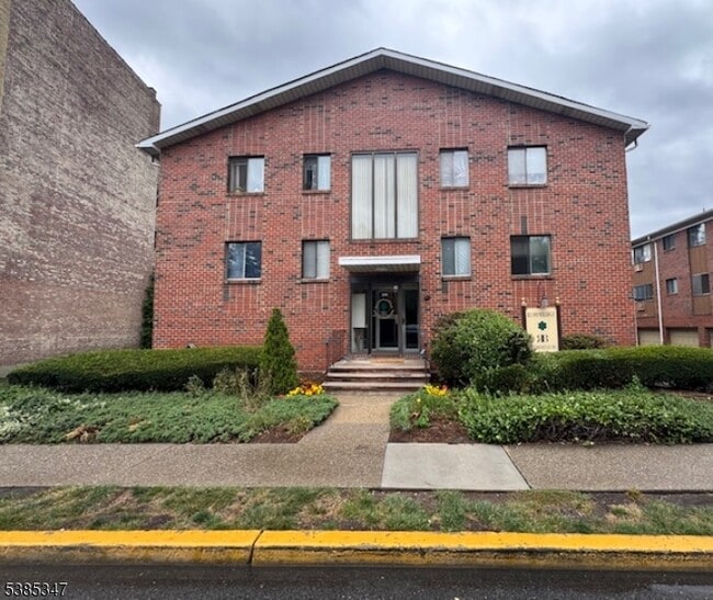 property at 206 Broad St